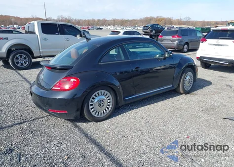 2016 Volkswagen Beetle 1.8T Classic из США, поврежденный, VIN 3VWF17AT2GM637467